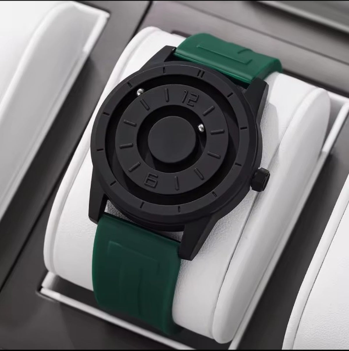 Green magnetic suspension men's watch